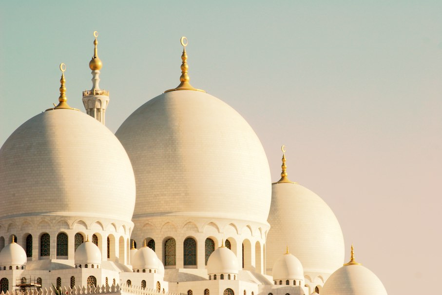 Die Sheikh Zayed Moschee in Abu Dhabi.
