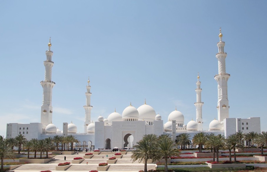 Die Sheikh Zayed Moschee in Abu Dhabi.