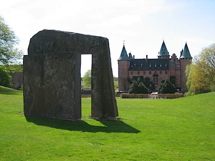 „Gateway“, Trolleholm castle.