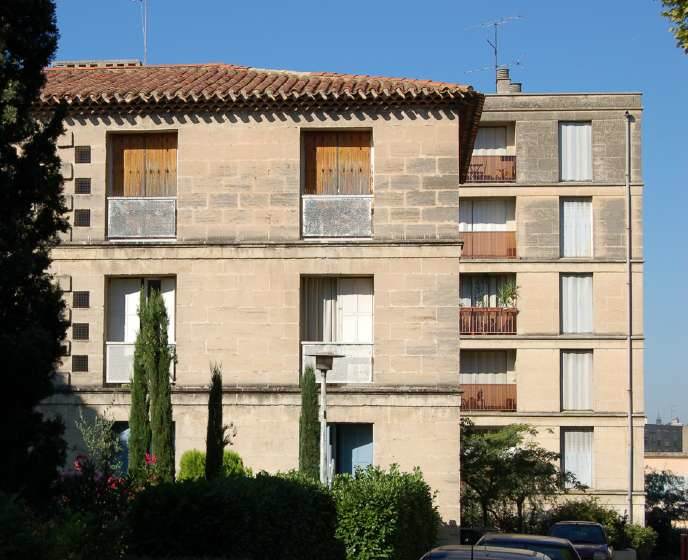 A massive stone house in the famous Pouillon settlement in Aix-en-Provence.