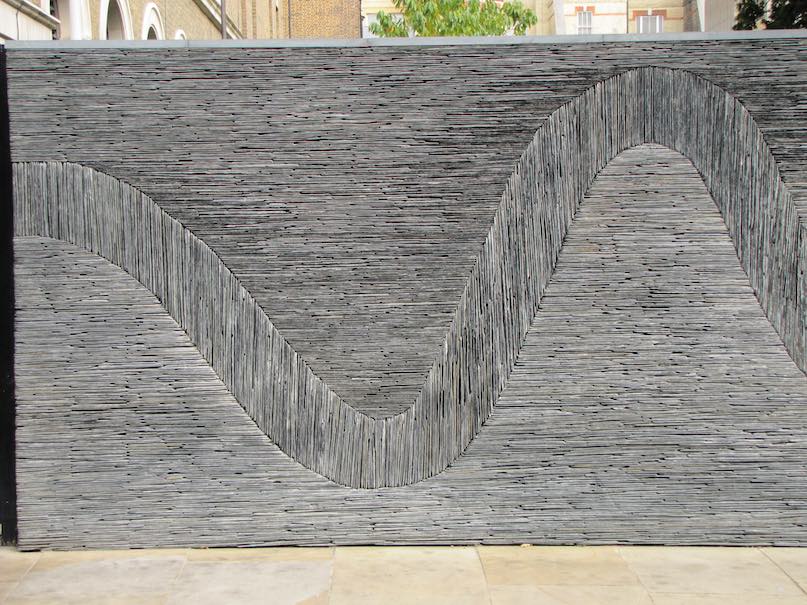 London, Montrose Place, 10.