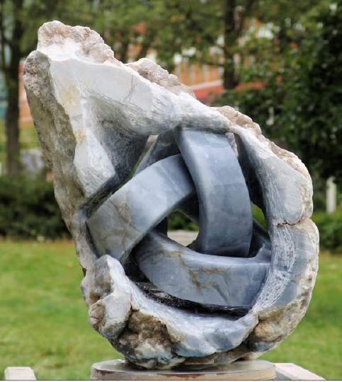 „Infinite Trefoil“.