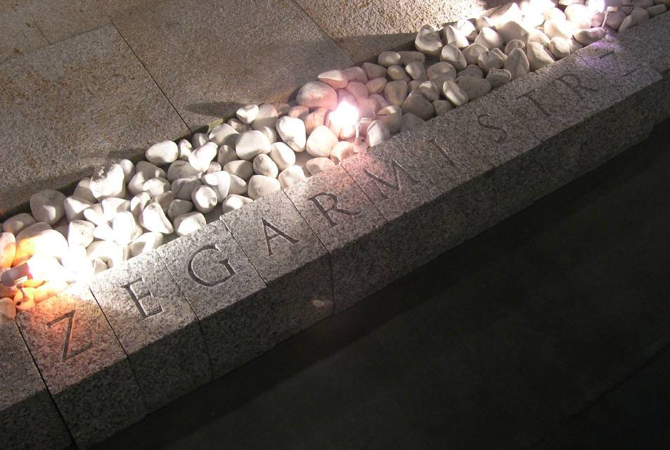 Design: Message on the curb