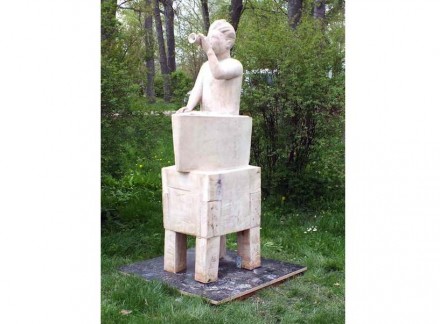 Nikolai von Magnus: „Nach neuen Meeren", Eiche (2,7 m x 0,6 m x 0,65 m).
