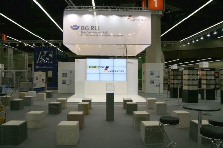 Der Gemeinschaftsstand auf der Stone+tec 2011, hier noch ohne Besucher und Aussteller. Foto: DNV