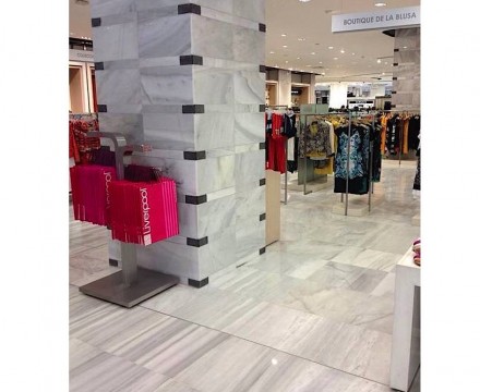 Premio Internacional América del Sur, a la Empresa mexicana Luq Stones, por la construcción de Dieciseis Centros Comerciales.