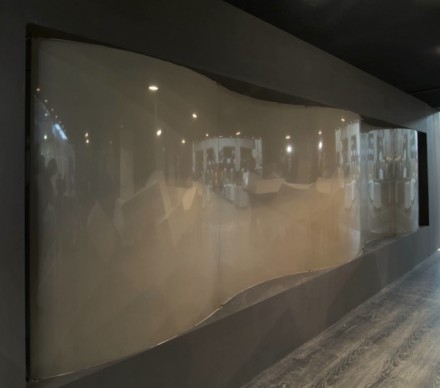 Romaxx: „Teltos Light & Fluid“ am Messestand der Firma auf der Marmomacc.