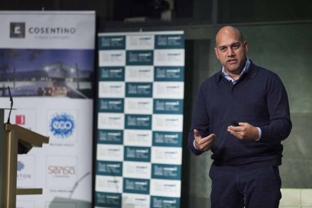 „Call to Innovation”: Salim Ismail, Director General y Embajador global de Singularity University, y exVicepresidente y fundador de la incubadora de empresas de Yahoo.