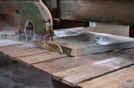 The grooves, cut into the wood and bearing witness to the years of production, are thus preserved. Photos: Alcarol