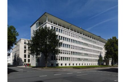 Thomas Müller Ivan Reimann Architekten, Lauster Steinbau: Dienstleistungszentrum Bielefeld.