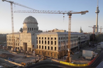 Das Schloss-Humboldtforum Anfang Juli 2015, gesehen von der Webcam.