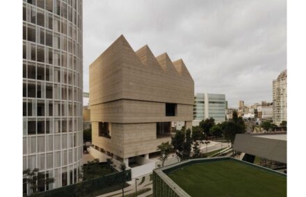 David Chipperfield Architects: Jumex Museum, Mexico City, 2013.