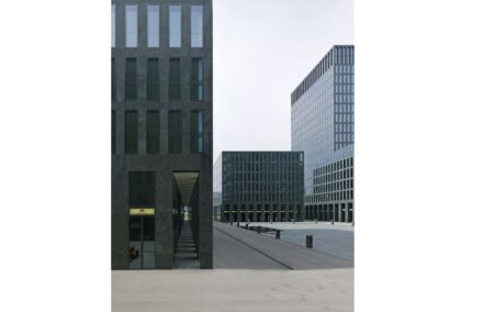 Max Dudler + Atelier WW, Hochhäuser in der in Hagenholzstraße, Zürich, 2013.