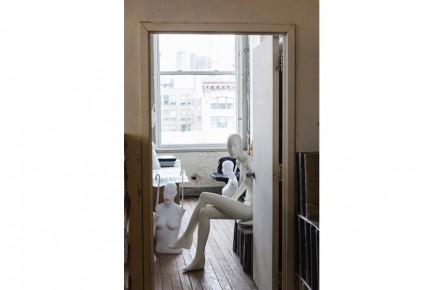 „Mannequin Sitting Down“, 2014. Collection of Ralph Pucci. Photo: Antoine Bootz