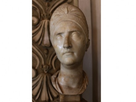 Portrait of Plotina (110-117 A.D.), Luna (= Carrara) Marble, Capitoline Museums, Rome.