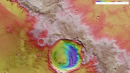 Die letzte Hürde für Mark Watney: der Rand des Kraters Schiaparelli. Leider fehlt die Rakete - dumm gelaufen, also. Bild: DLR