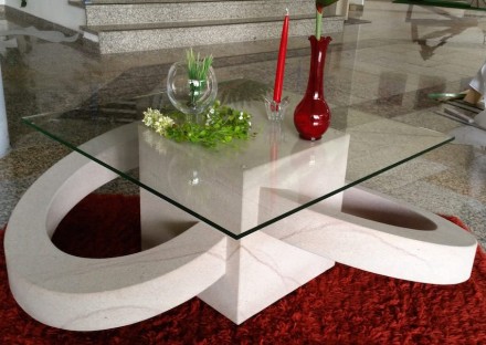 Alexander Pak, Fürth: „Couchtisch“. Worzeldorfer Quarzit.
