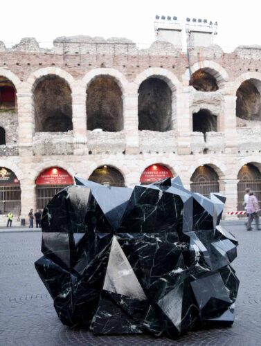Stone Group International: „Gothic Heart” Designed by Iosis Iosifidis, dolphins communication design. Material: Titanium Black. „Combining a material with an immortal heart such as marble with the immortal love story of Romeo and Juliet: exploring the nature of love through a natural material quarried from the heart of the Earth.“