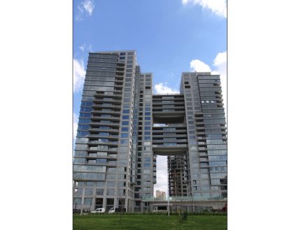 International Award for Latin America: TORRES ALRIO building (Alrio Towers), Buenos Aires, Argentina, designed by Architecture Studio.