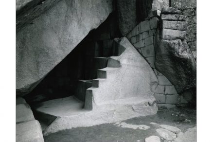 Photo by Elyn Zimmerman, „Machu Picchu”.