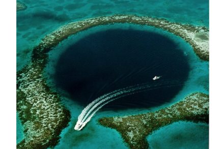The Great Blue hole (125 m), Belize. Foto: U.S. Geological Survey