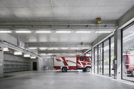 Roland Baldi Architekt: fire station Pflersch.