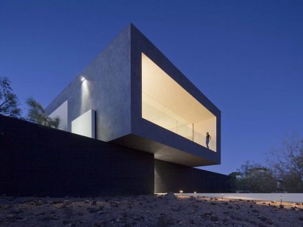 Wendell Burnette Architects: Dialogue House.