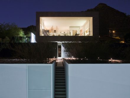 Wendell Burnette Architects: Dialogue House.