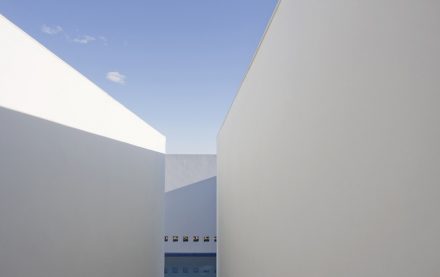 Wendell Burnette Architects: Dialogue House.