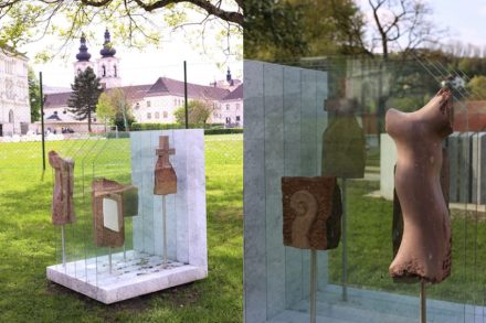 Stephan Pointner, „Der bürgerliche Parkfriedhof“: Im 19. Jahrhundert kommt die Industrialisierung auch auf dem Friedhof an. Die Gräber werden mit Beiwerk aus Massenproduktion verziert.