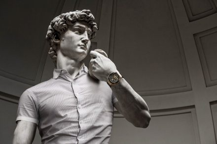 Leo Caillard: „Hipsters in Stone II“ (not in the Louvre).