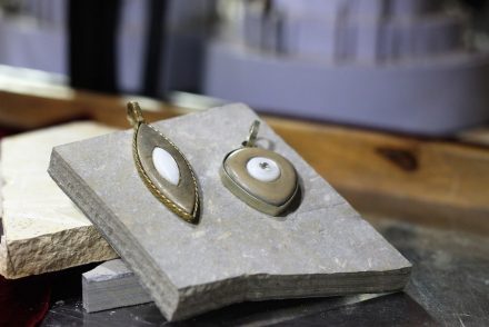 Jewelry design from students of Brazil’s Universidade Federal do Cariri shown at the Fortaleza Stone Fair 2017.
