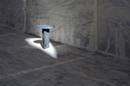 Salvatori, Michael Anastassiades: „Love me, love me not“.