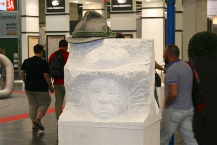 Die ZVK setzt sich dafür ein, dass das hohe Niveau der deutschen Altersversorgung nicht verwässert wird. Foto vom Steinmetzwettbewerb auf der Stone+tec 2015.