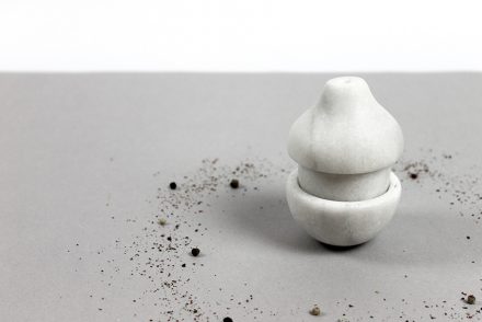 Küchenhelfer „Grounded“ zum Zerstossen von Pfeffer, von Linar Martín Angueza.