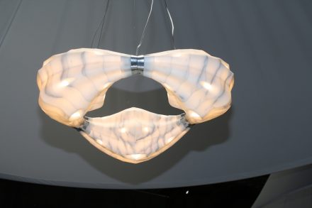 „Genesi“, Design: Raffaello Galiotto; Company: Mondo Marmo Design; Machine: Prussiani Engineering; Material: Marmor Calacatta. Photo: Peter Becker