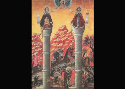 Die Säulenheiligen Simeon der Ältere und Simeon der Jüngere (1899). Ikone aus dem Griechisch-Orthodoxen Konvent Notre Dame de Balamond Kura/Libanon, heute in dem Ikonenmuseum Frankfurt am Main. Quelle: <a href="https://commons.wikimedia.org/"target="_blank">Wikimedia Commons</a>