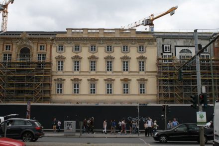 Teil der künftigen Fassade des Humboldtforums im neuen Berliner Stadtschloss. Foto: Juni 2017