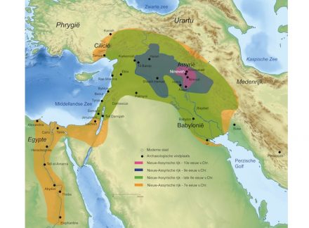 Map of the Assyrian Empire, 10th–7th century BC. © Rijksmuseum van Oudheden, Leiden. Topographic map © Sémhur/ Wikimedia Commons