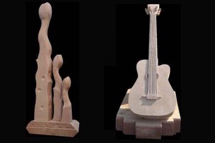 „Blooming Buds“ (links) von Bapu Zanje, „Guitar“ (rechts) von Kashinath Tripathy.
