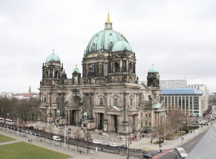 Naturstein prägt den Berliner Dom innen und außen.
