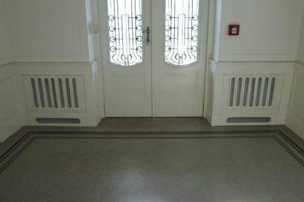 Wiener Miromentwerk Ing. Helmut Stuhlberger: Sanierung eines Terrazzobodens im Pavillon für Kaiser Franz Joseph und den „Allerhöchsten Hof“ in Hietzing.
