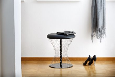 Hocker „Network“.