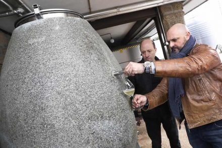 Ànforum: Granite wine keg.