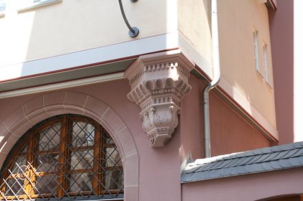 Façade detail.