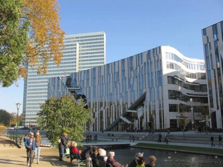Kö-Bogen in Düsseldorf. Architekt: Daniel Libeskind