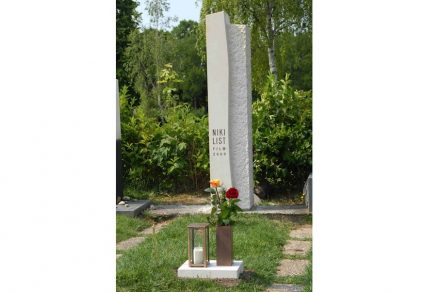 Den 3. Platz erreichte der Wiener Steinmetzmeister Reinhard Winter für das „Grabmal eines Regisseurs“.