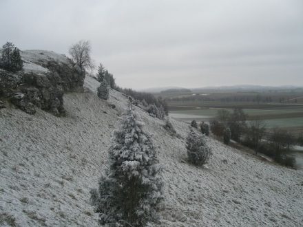 Nördlinger Ries in wintertime, view of the southern crater rim near the village of Mönchsdeggingen. Photo: Bernhard Hampp / Wikimedia Commons