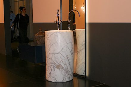 Salone del Mobile: <a href="http://www.arlexsrl.com/"target="_blank">Arlex Italia</a>.