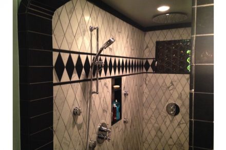 CID-Awards: Installation category, Residential Stone. Project: Black & White Marble Bathroom. Installer: Columbia River Tile & Stone, Inc. Location: Portland, OR.